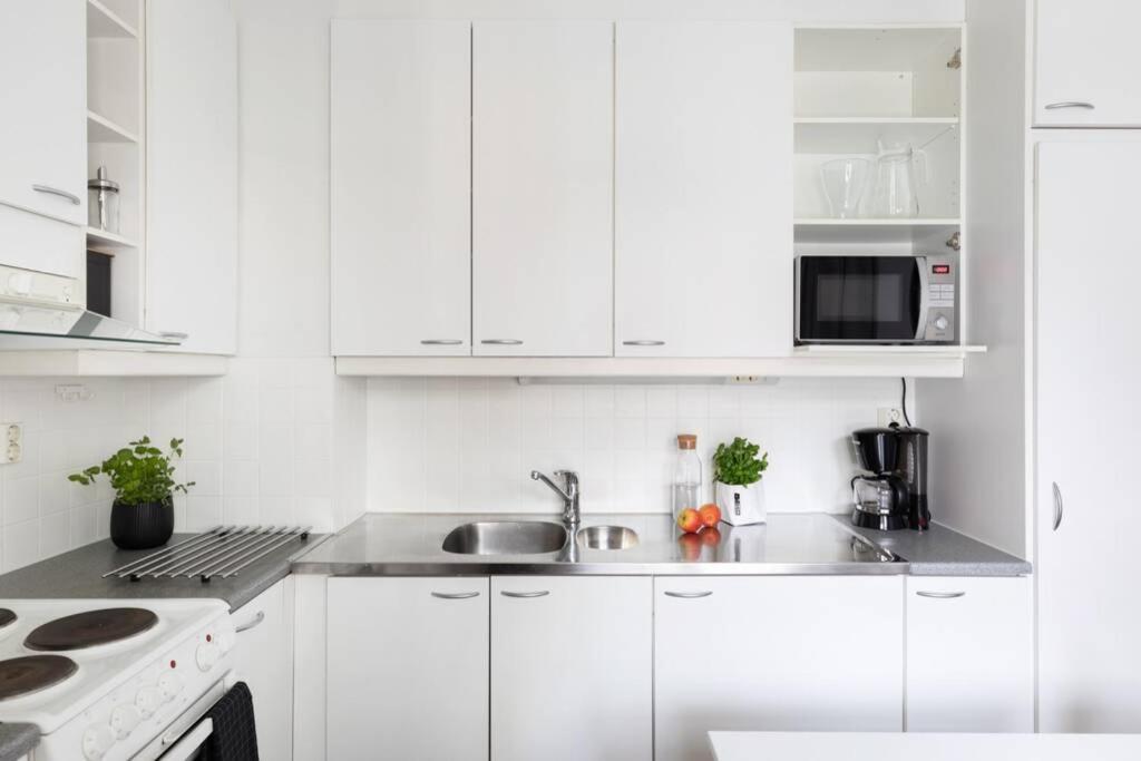 Sleepwell Apartments Allinkatu With Private Sauna And Parking Турку Екстериор снимка